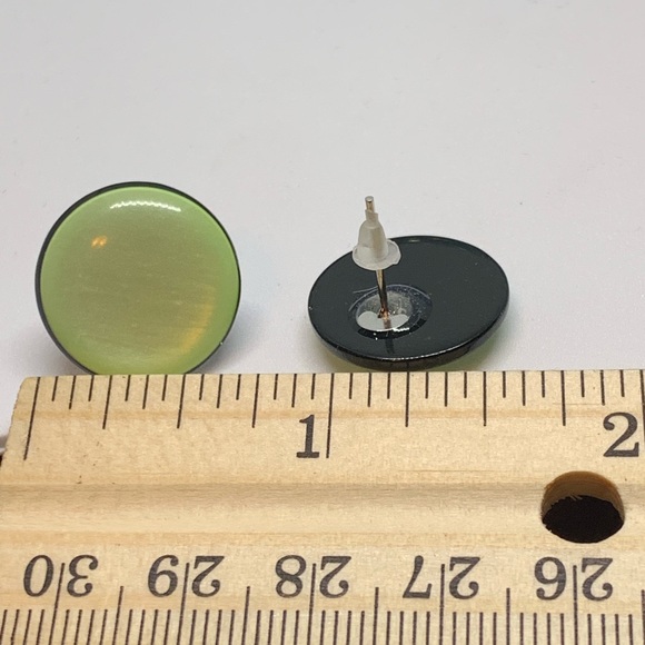 (U2) Retro Green Dot Earrings - Picture 3 of 4